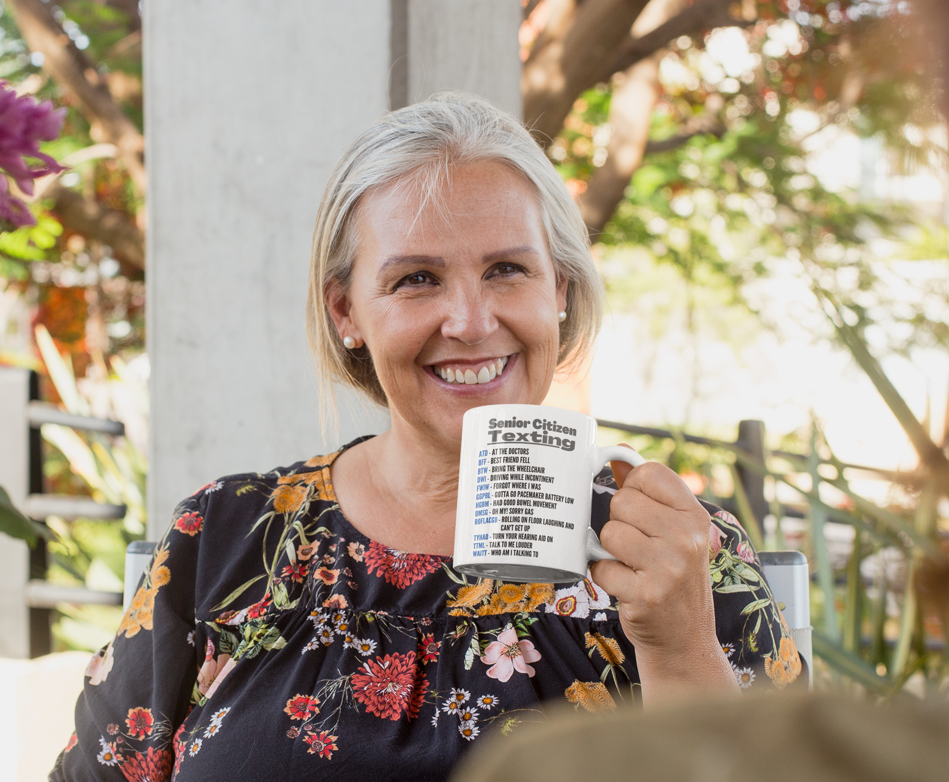 everwellaging.com-Seniors 11oz or 15oz mug "Senior Citizen Texting"